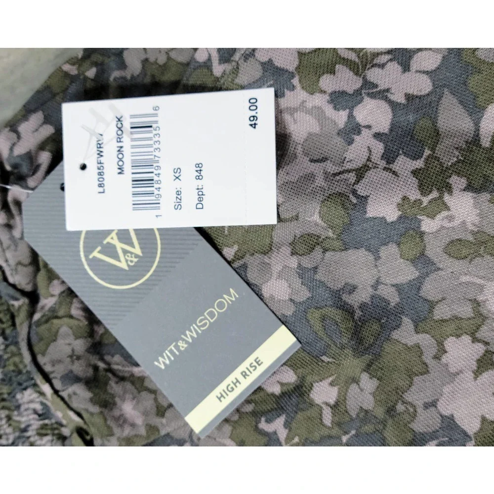 Wit & Wisdom Floral Camo High Rise Shorts Extra Small - Picture 3 of 8